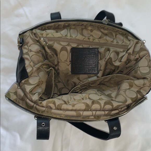 Coach No C04F-5143 Tote - Picture 4 of 5